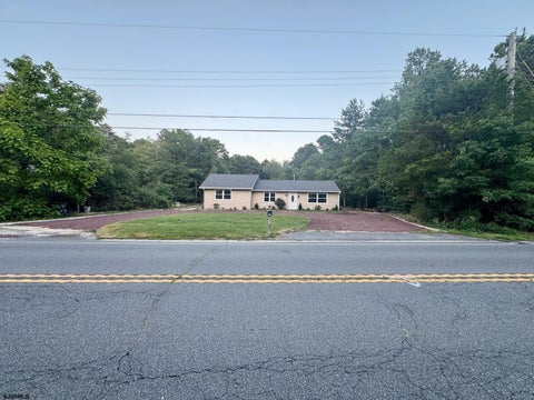 Photo of 4092 Tremont Ave, Egg Harbor Township, NJ 08234 (MLS # 611597)