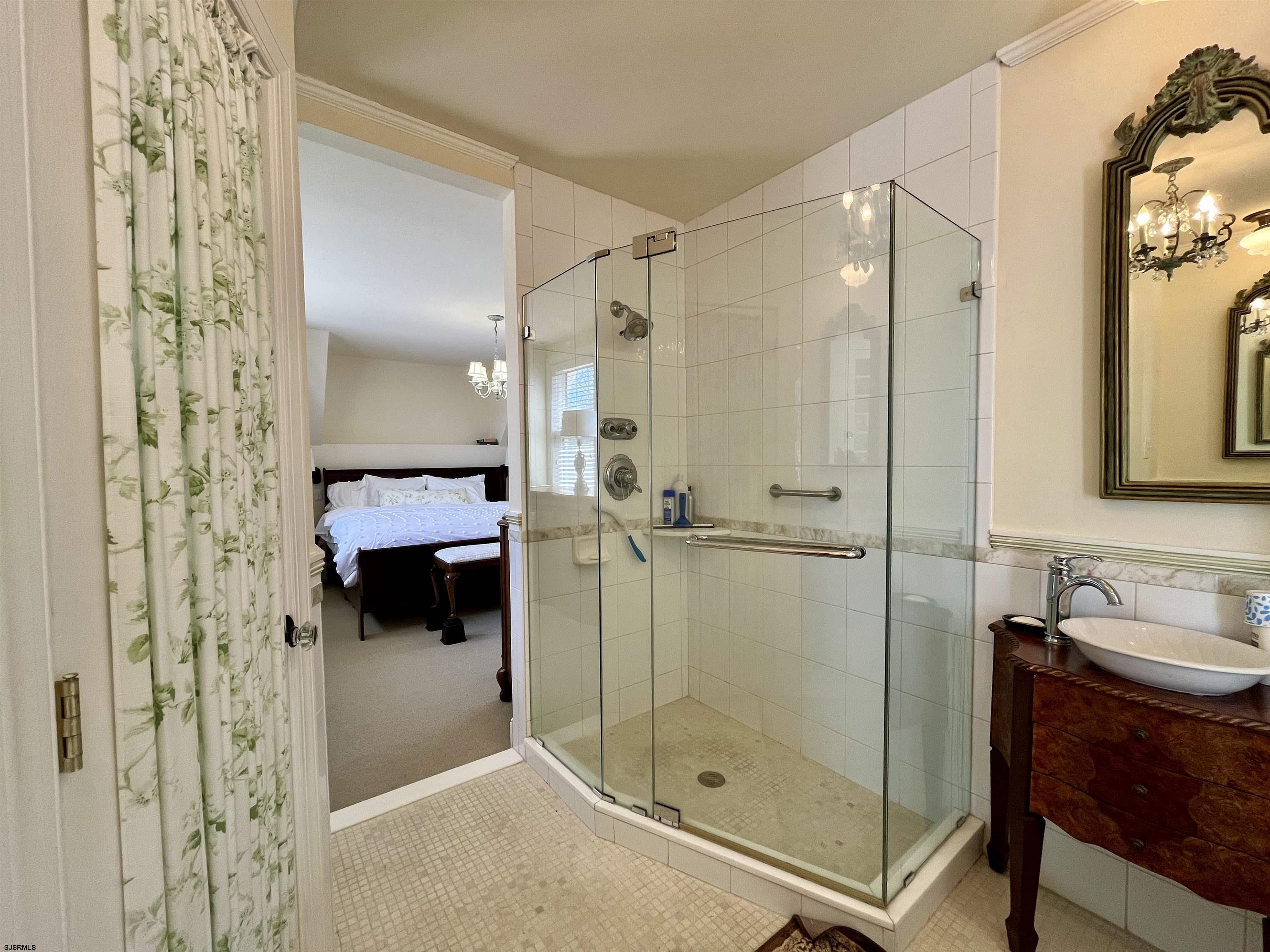 Ventnor, New Jersey 08406, United States, 5 Bedrooms Bedrooms, ,6 BathroomsBathrooms,Residential,Active,126932