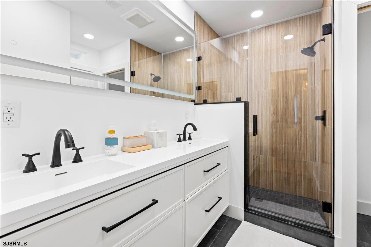 Margate, New Jersey 08402, United States, 4 Bedrooms Bedrooms, ,3 BathroomsBathrooms,Residential,Active,169172