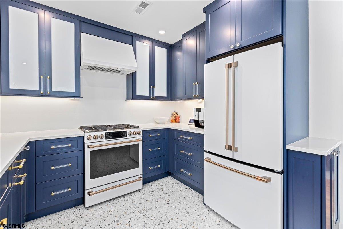 Margate, New Jersey 08402, United States, 4 Bedrooms Bedrooms, ,3 BathroomsBathrooms,Residential,Active,169172