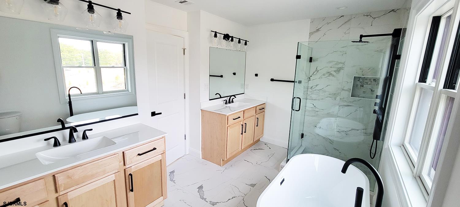 Egg Harbor Township, New Jersey 08234, United States, 4 Bedrooms Bedrooms, ,3 BathroomsBathrooms,Residential,Pending,41670