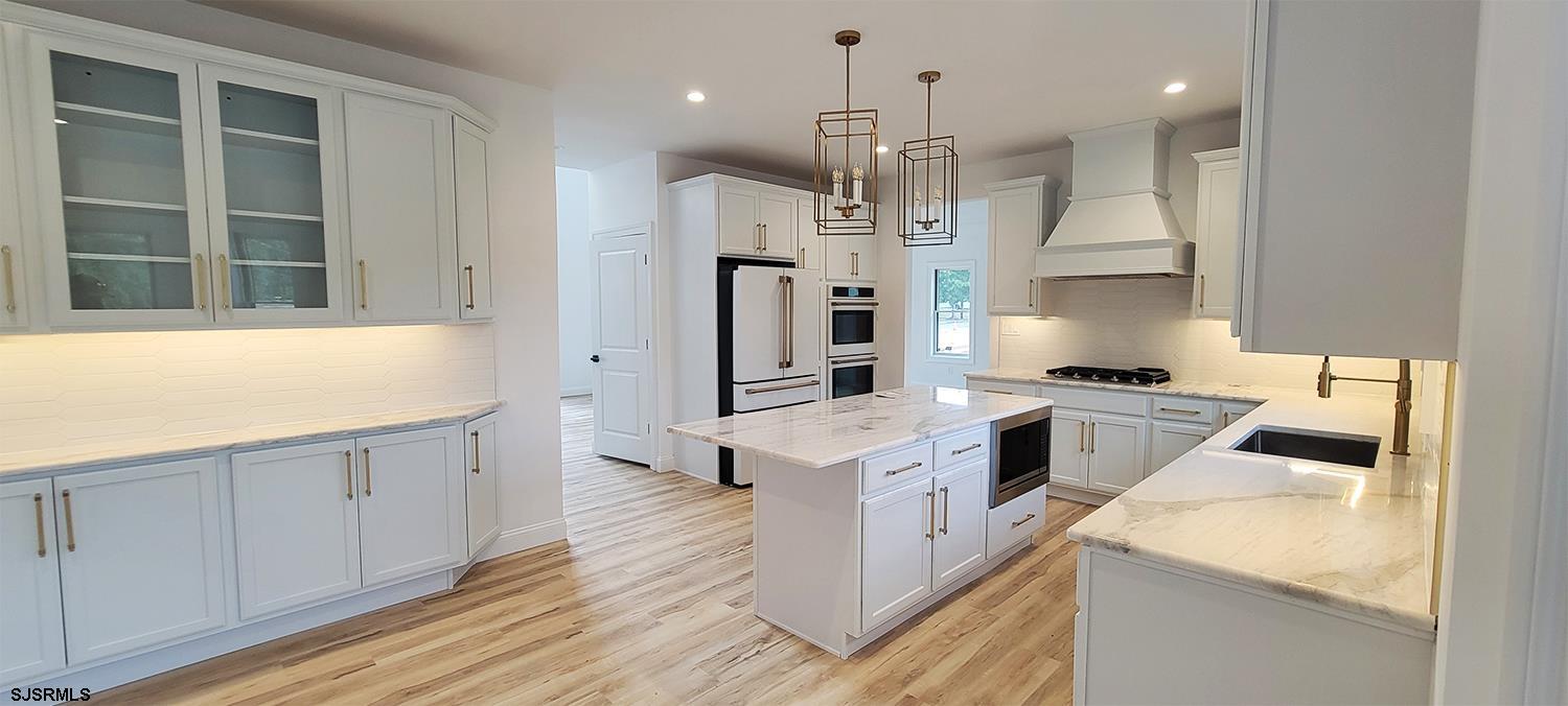 Egg Harbor Township, New Jersey 08234, United States, 4 Bedrooms Bedrooms, ,3 BathroomsBathrooms,Residential,Pending,41670