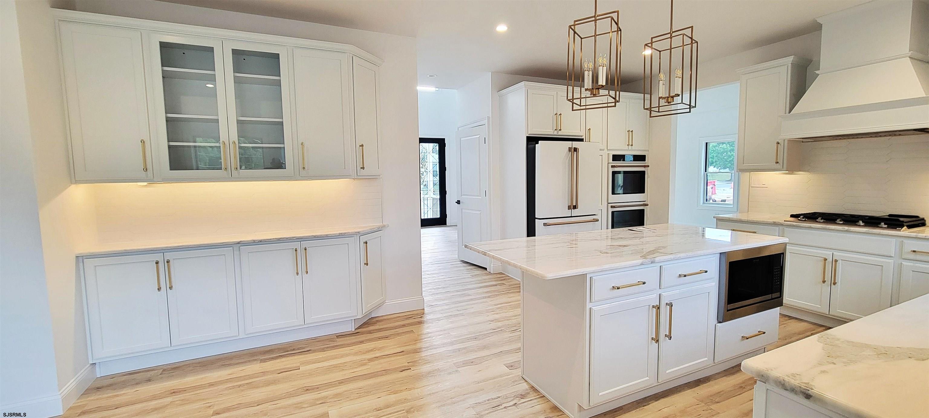 Egg Harbor Township, New Jersey 08234, United States, 4 Bedrooms Bedrooms, ,3 BathroomsBathrooms,Residential,Pending,41670
