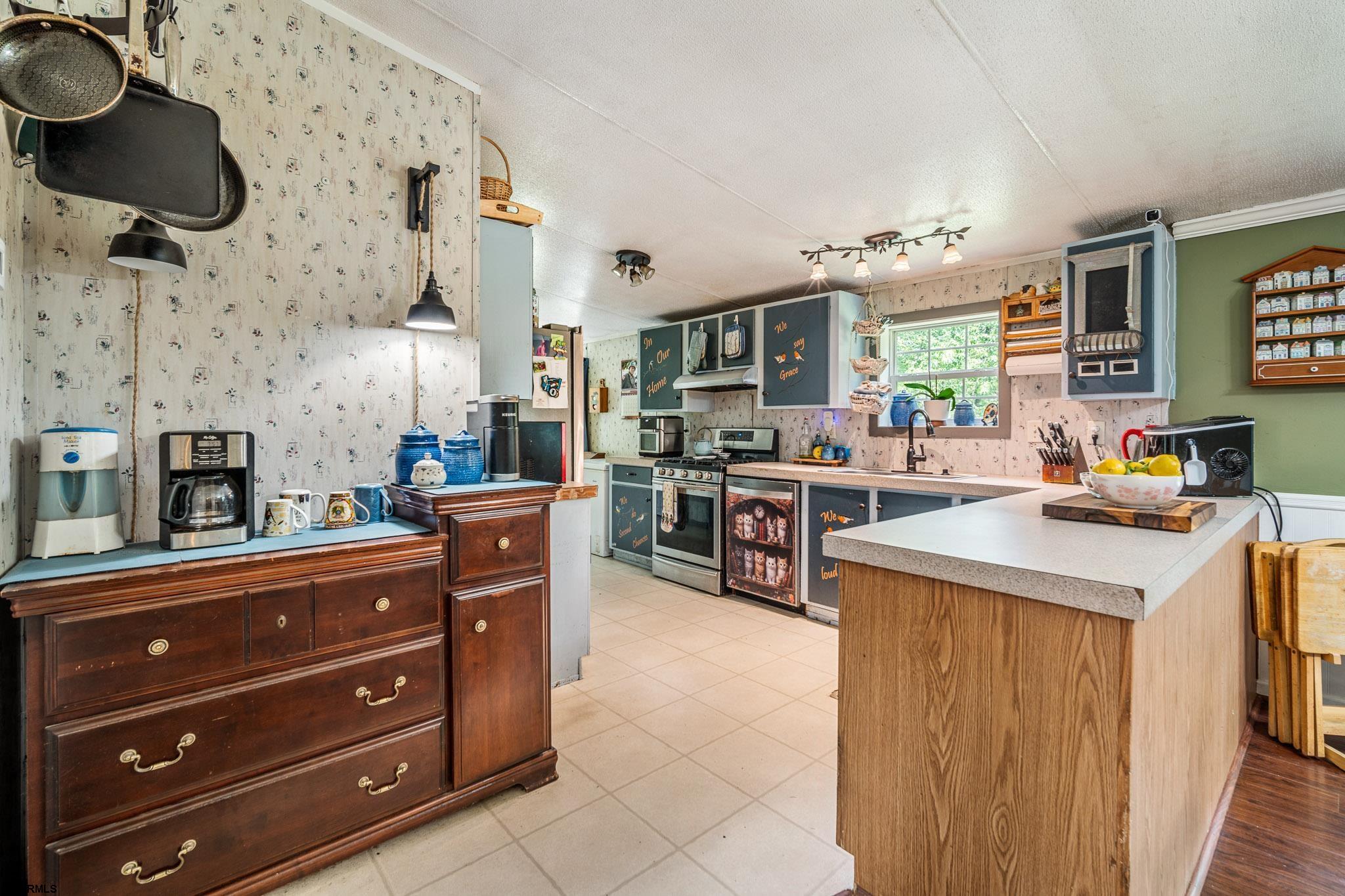 Mays Landing, New Jersey 08330, United States, 4 Bedrooms Bedrooms, ,2 BathroomsBathrooms,Residential,Active,164025