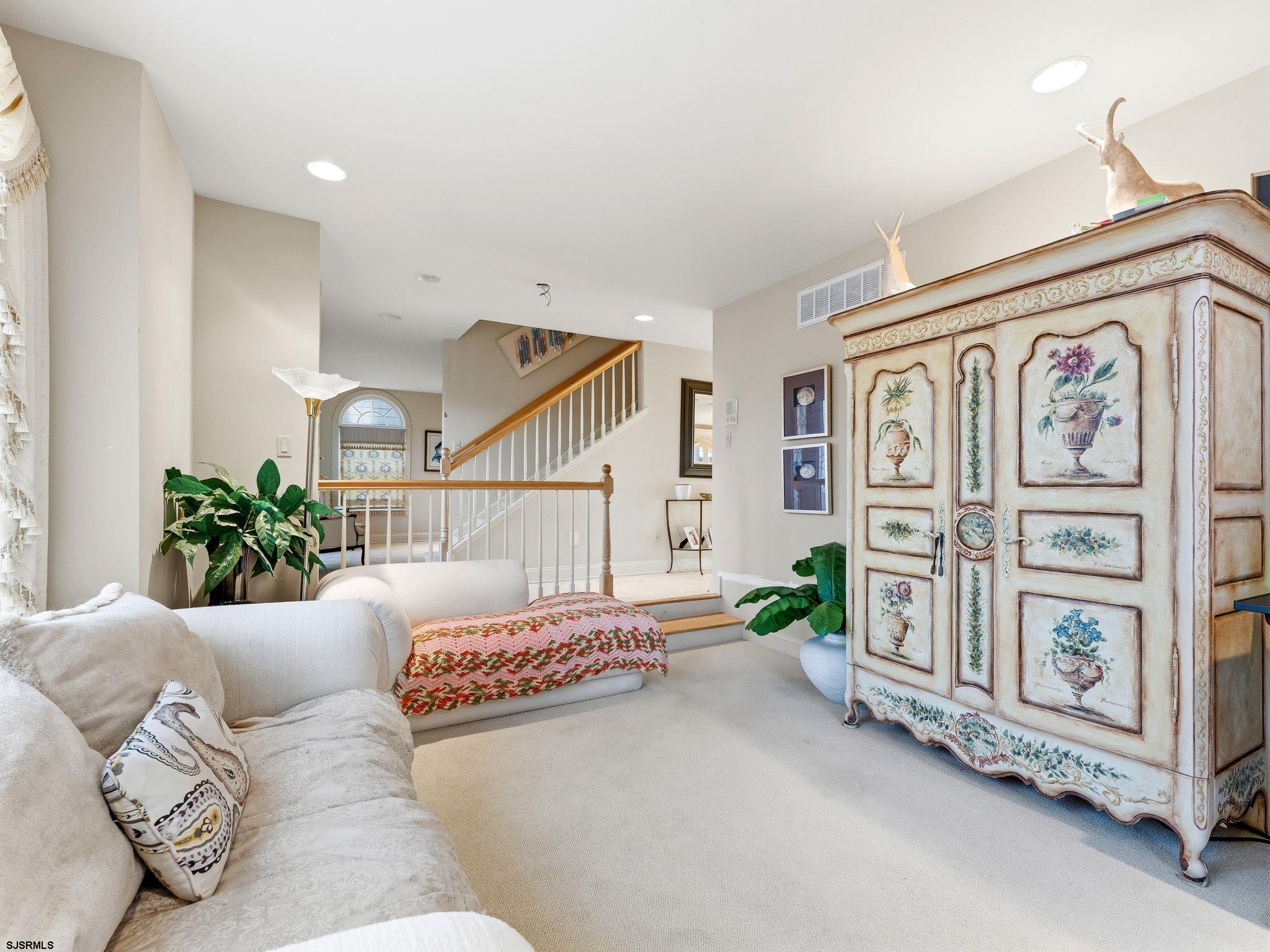 8701 Amherst Ave