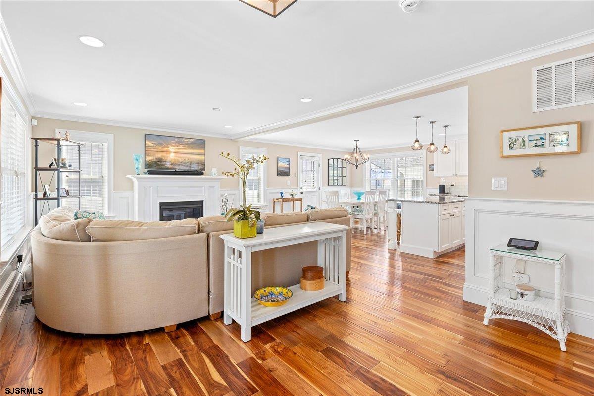 Margate, New Jersey 08402, United States, 4 Bedrooms Bedrooms, ,3 BathroomsBathrooms,Residential,Active,86430