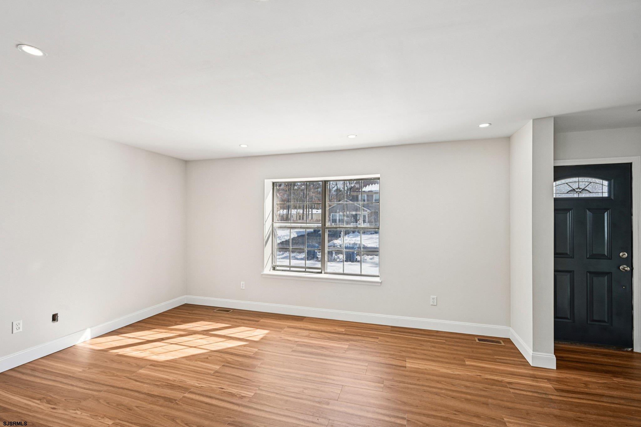 415 Vine Ave
