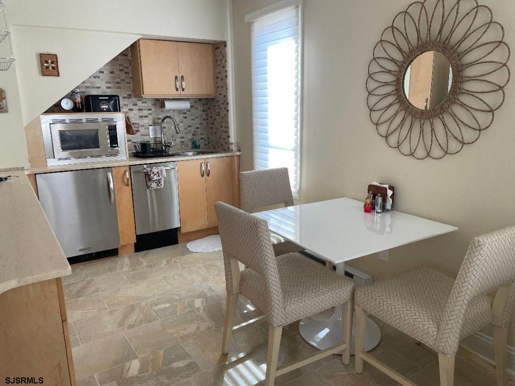 Margate, New Jersey 08402, United States, 2 Bedrooms Bedrooms, ,1 BathroomBathrooms,Residential,Active,37535