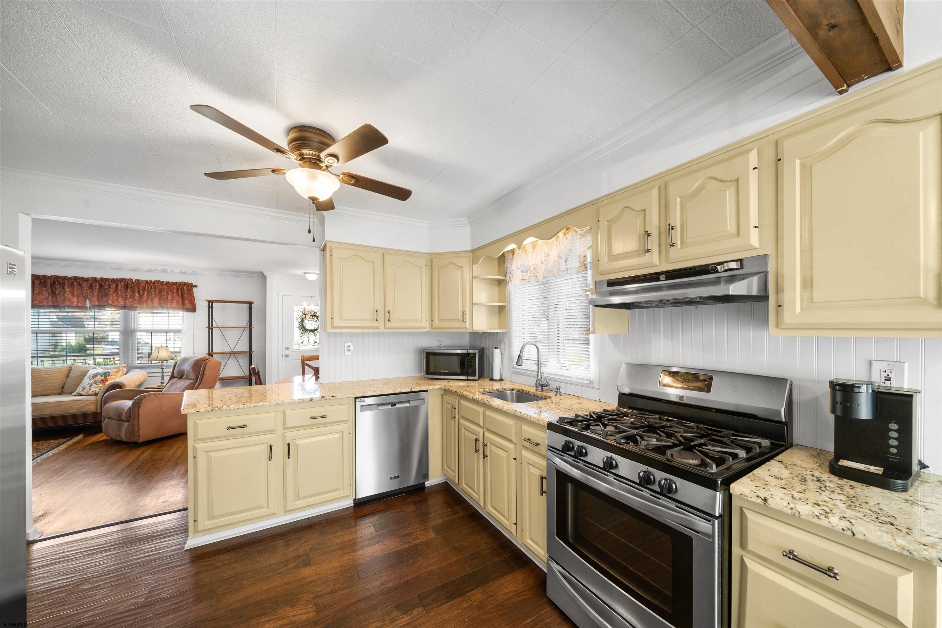 Somers Point, New Jersey 08244, United States, 3 Bedrooms Bedrooms, ,2 BathroomsBathrooms,Residential,Active,241803