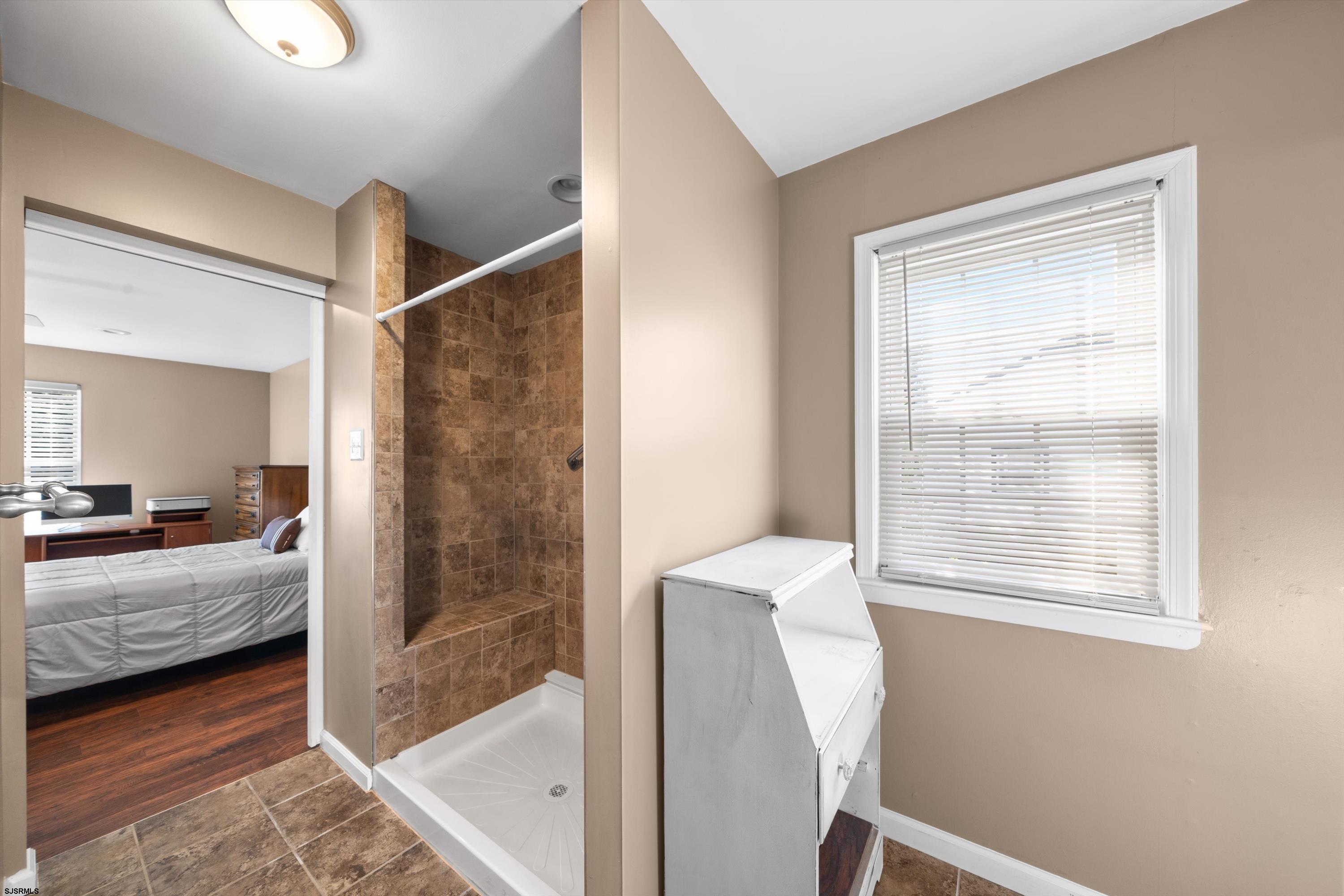 Somers Point, New Jersey 08244, United States, 3 Bedrooms Bedrooms, ,2 BathroomsBathrooms,Residential,Active,241803