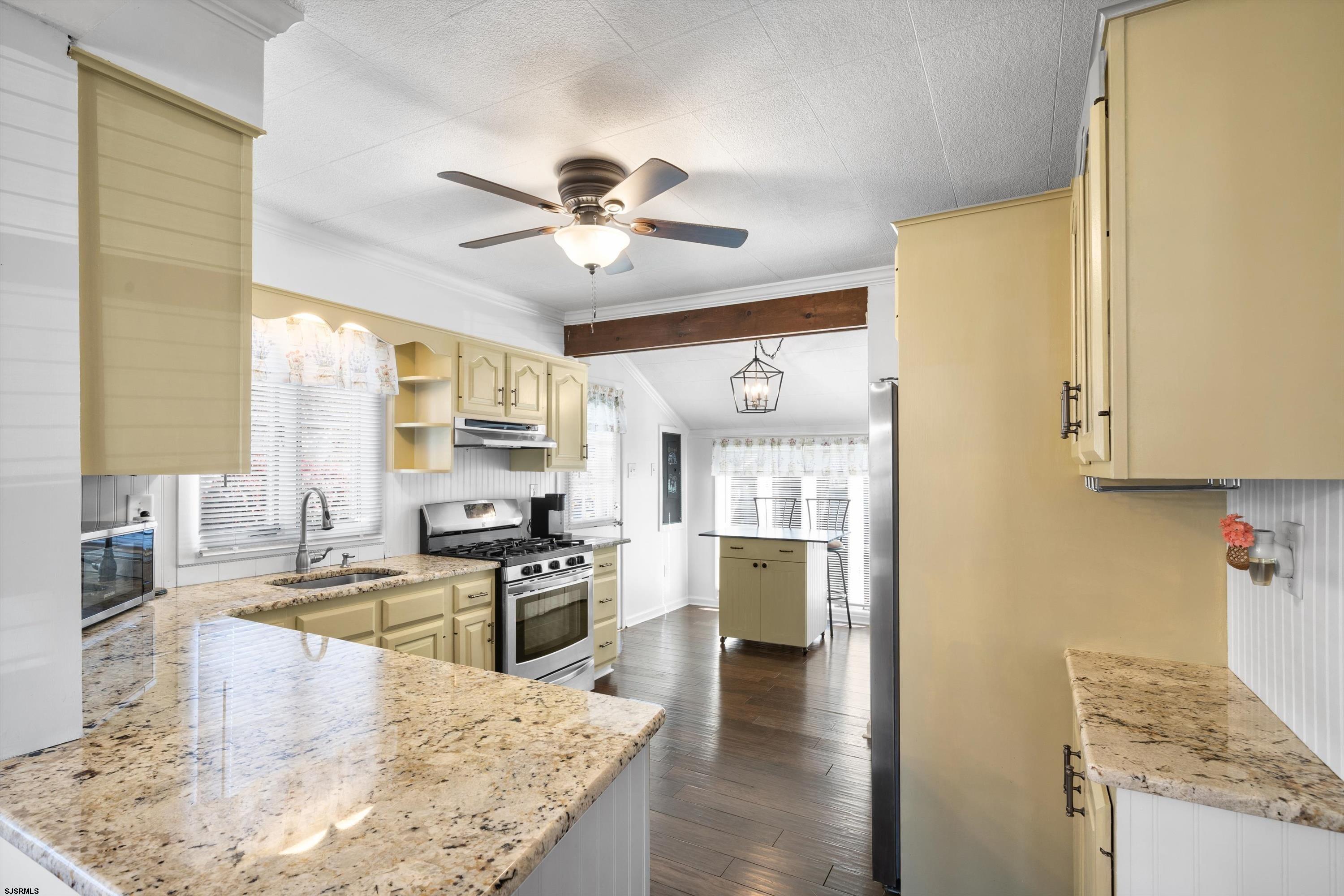 Somers Point, New Jersey 08244, United States, 3 Bedrooms Bedrooms, ,2 BathroomsBathrooms,Residential,Active,241803