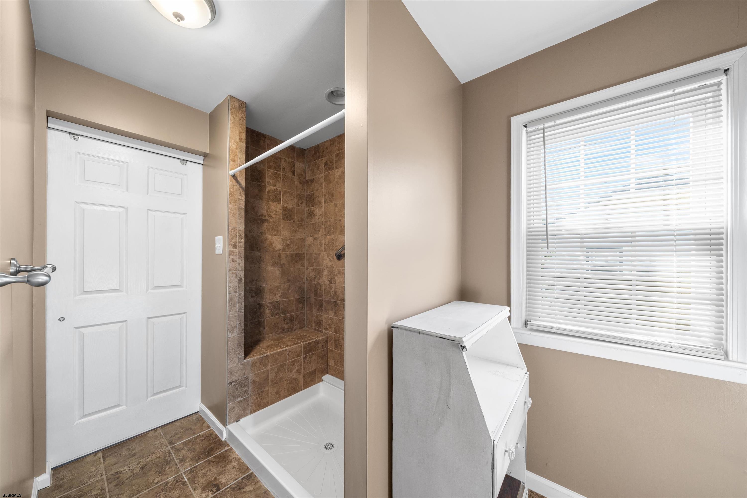 Somers Point, New Jersey 08244, United States, 3 Bedrooms Bedrooms, ,2 BathroomsBathrooms,Residential,Active,241803