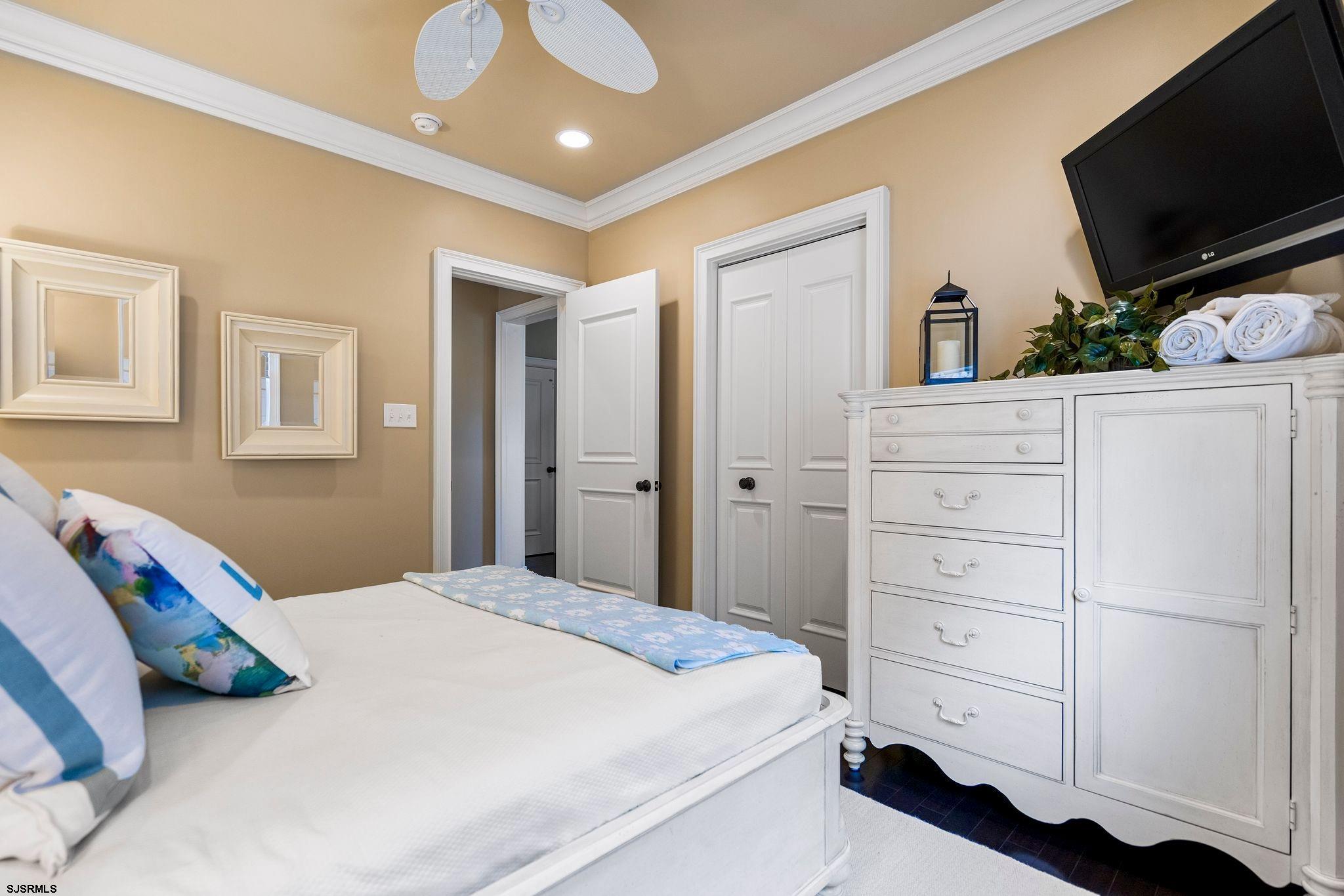 Ocean City, New Jersey 08226, United States, 5 Bedrooms Bedrooms, ,5 BathroomsBathrooms,Residential,Pending,30052