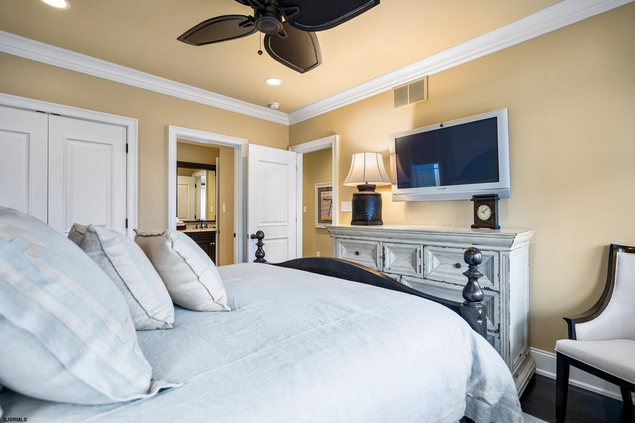 Ocean City, New Jersey 08226, United States, 5 Bedrooms Bedrooms, ,5 BathroomsBathrooms,Residential,Pending,30052