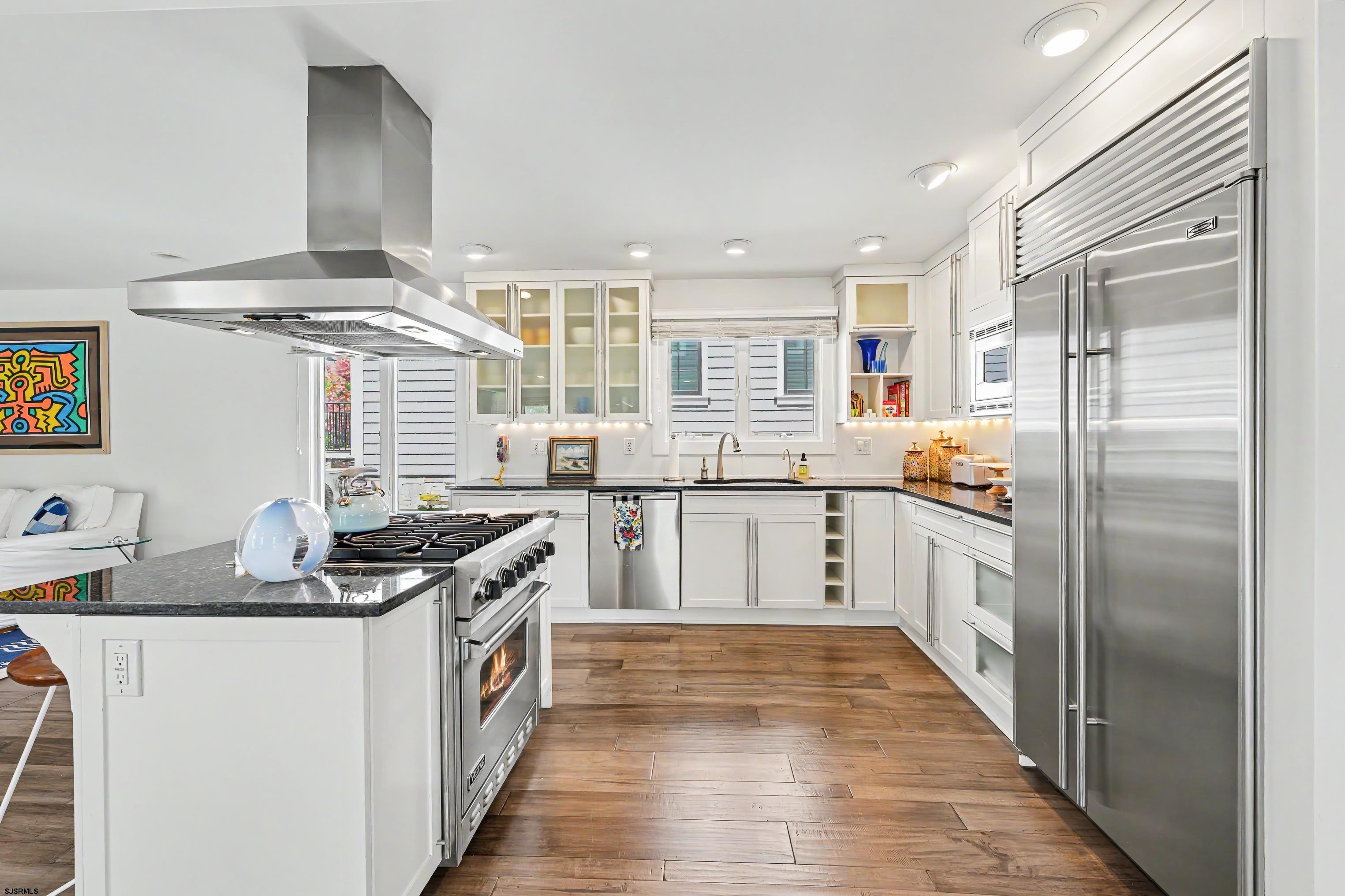 3405 Ventnor