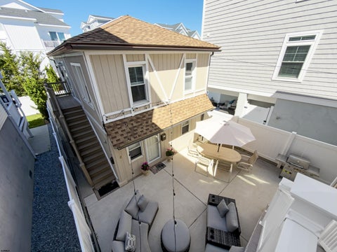 Apartment For Rent - 14 N Adams Ave<br/> Margate, NJ 08402