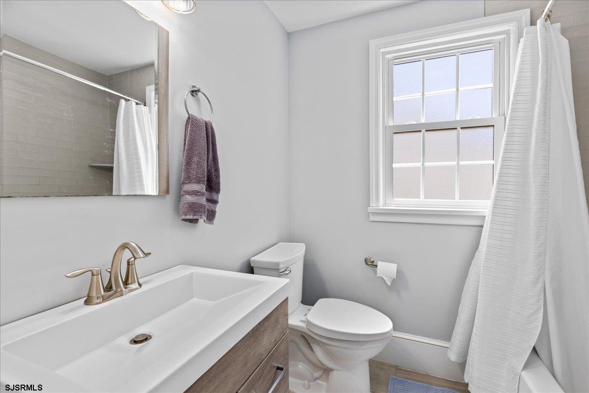 Ventnor, New Jersey 08406, United States, 7 Bedrooms Bedrooms, ,5 BathroomsBathrooms,Residential,Active,135602