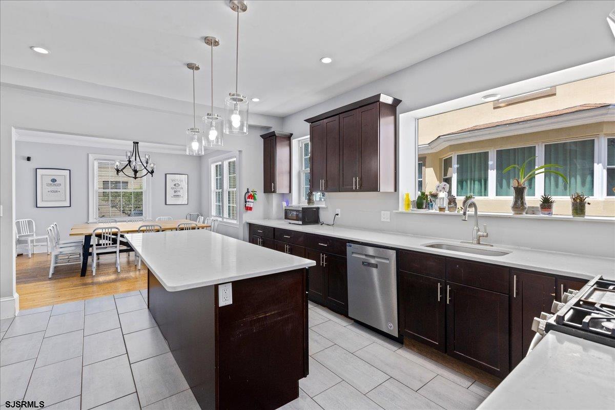 Ventnor, New Jersey 08406, United States, 7 Bedrooms Bedrooms, ,5 BathroomsBathrooms,Residential,Active,135602