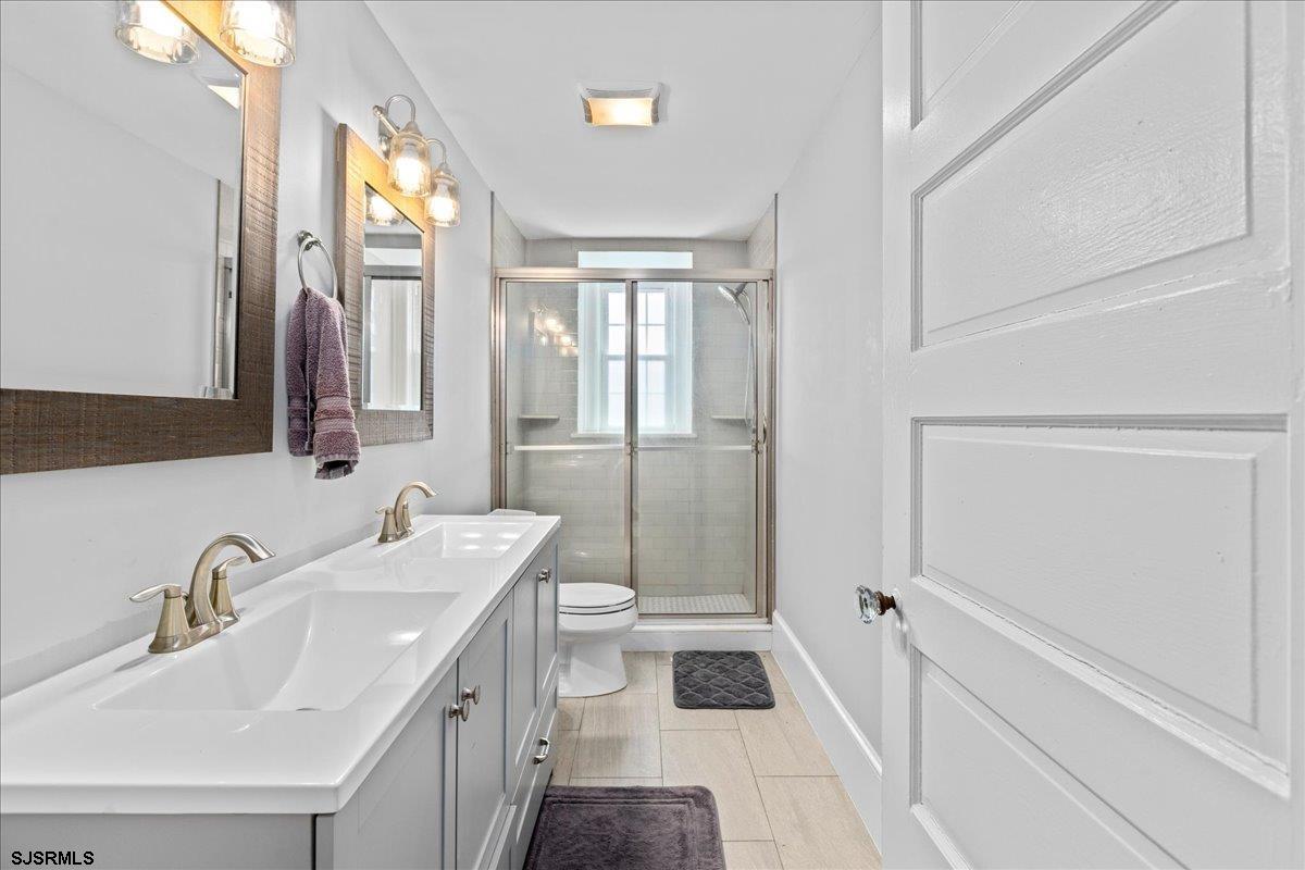 Ventnor, New Jersey 08406, United States, 7 Bedrooms Bedrooms, ,5 BathroomsBathrooms,Residential,Active,135602