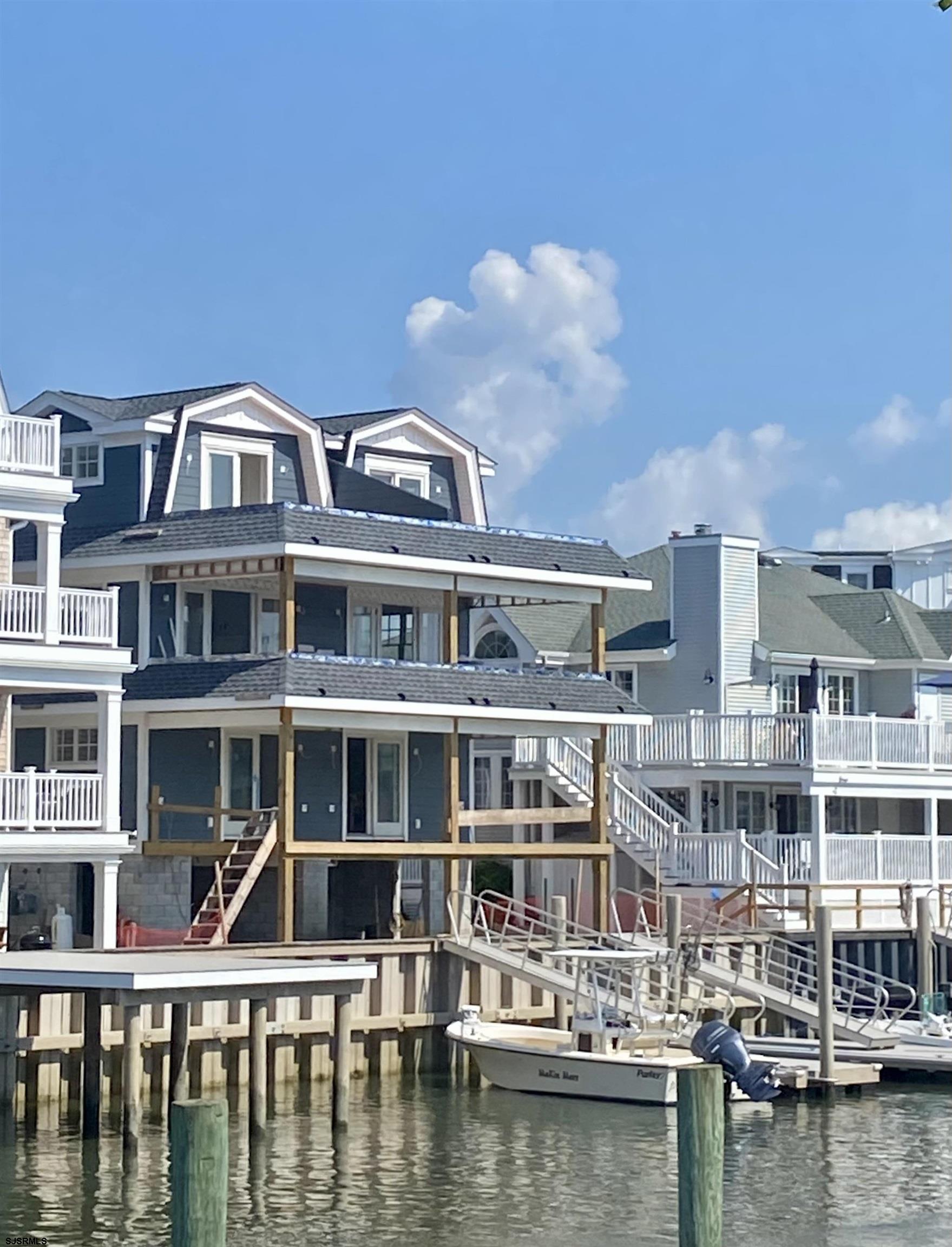 2425 Harbor Ave 2425