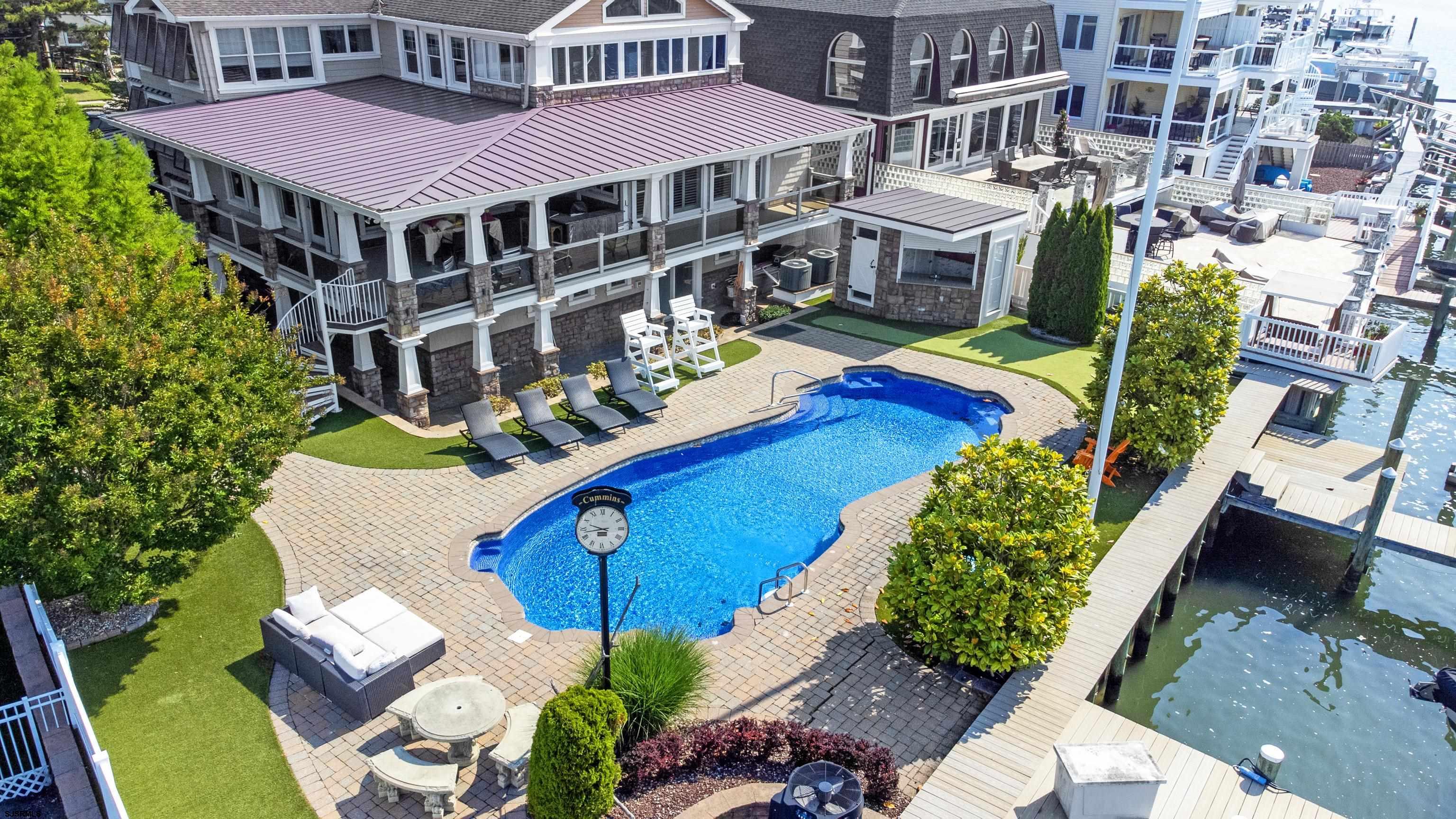 458 W Shore Dr