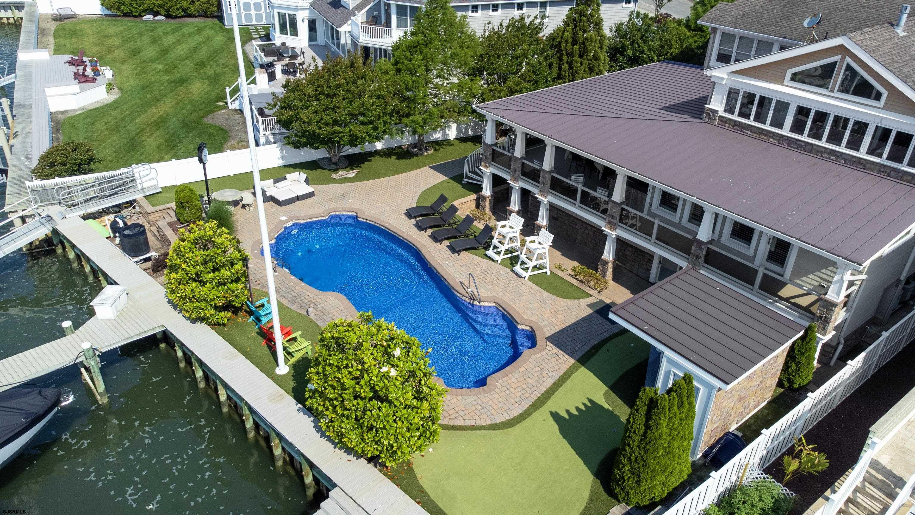 458 W Shore Dr