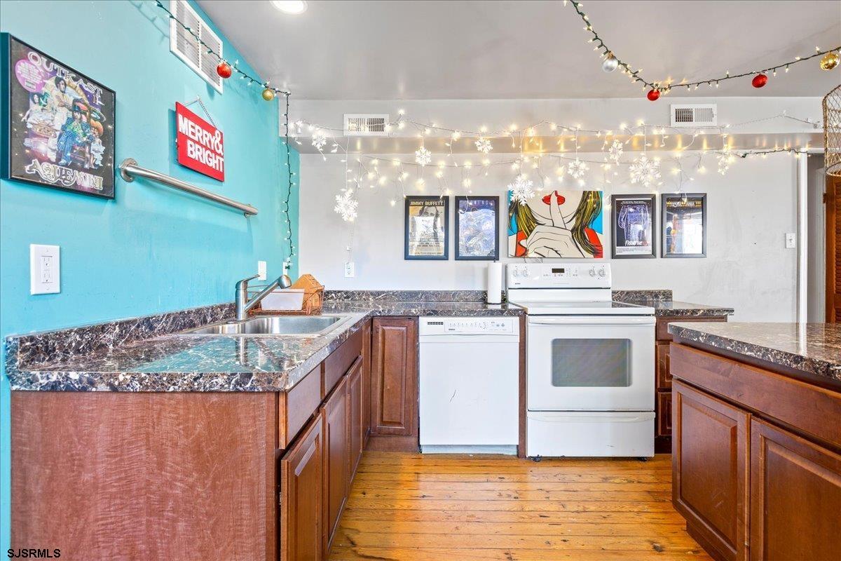 Ocean City, New Jersey 08226, United States, 5 Bedrooms Bedrooms, ,3 BathroomsBathrooms,Residential,Active,27819