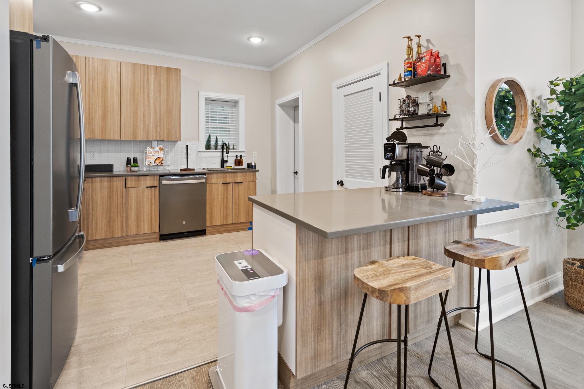 Atlantic City, New Jersey 08401, United States, 5 Bedrooms Bedrooms, ,3 BathroomsBathrooms,Residential,Active,158136