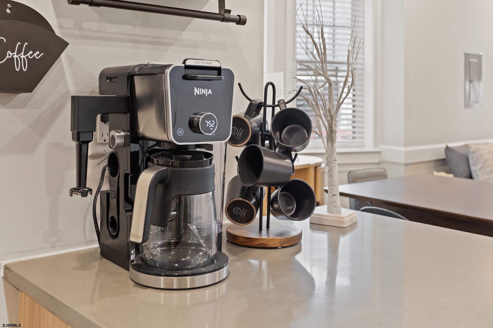 Atlantic City, New Jersey 08401, United States, 5 Bedrooms Bedrooms, ,3 BathroomsBathrooms,Residential,Active,158136