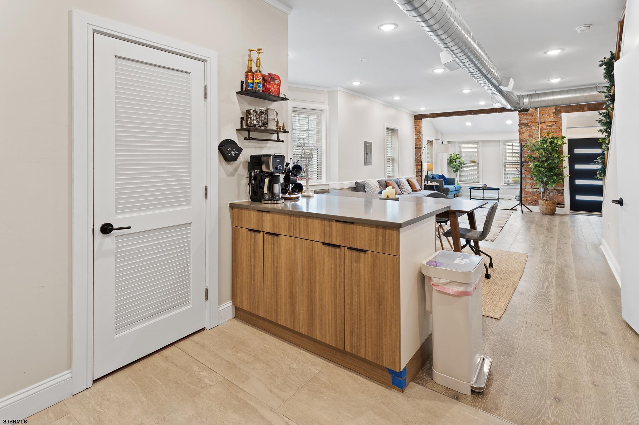 Atlantic City, New Jersey 08401, United States, 5 Bedrooms Bedrooms, ,3 BathroomsBathrooms,Residential,Active,158136