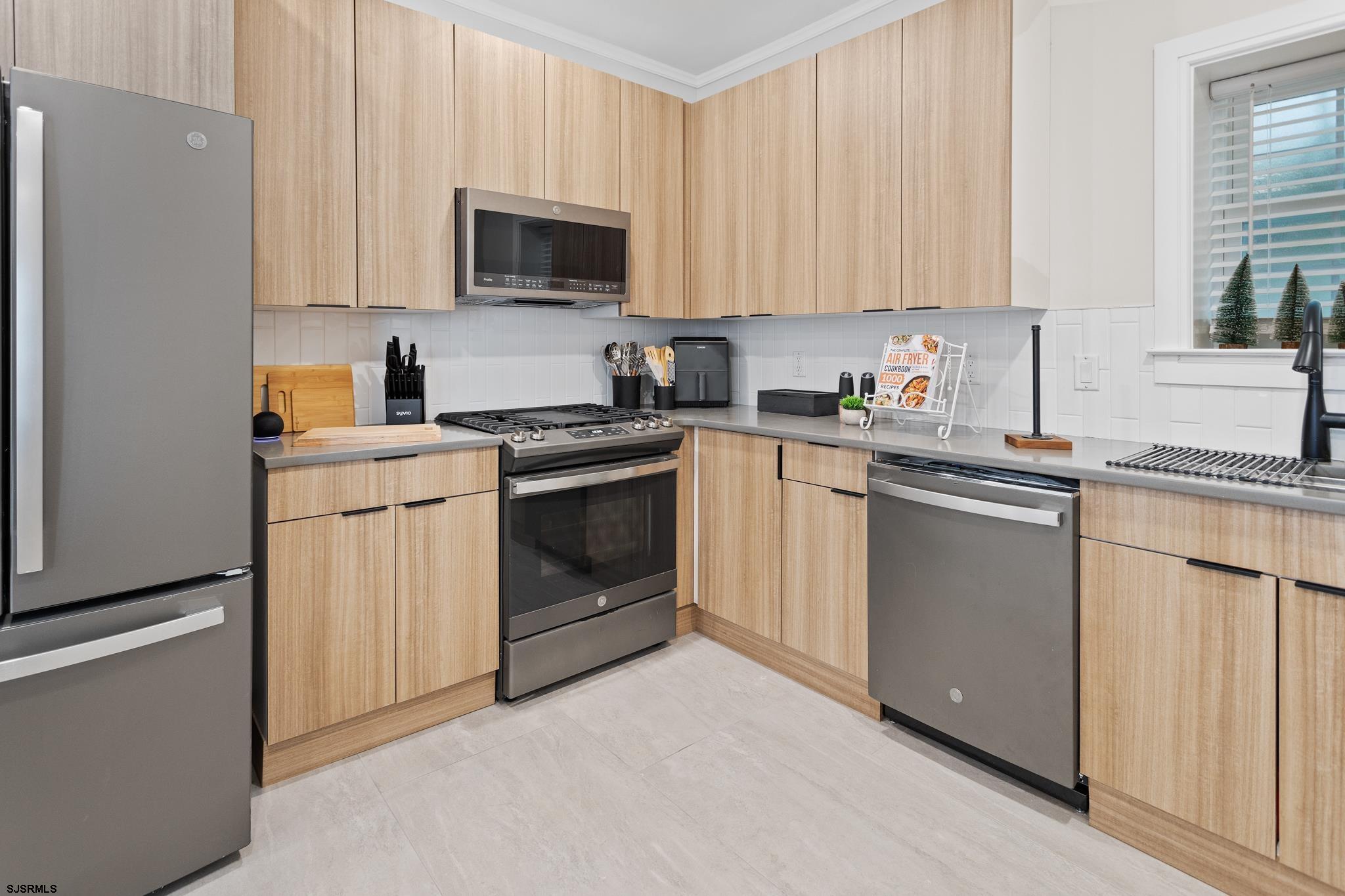 Atlantic City, New Jersey 08401, United States, 5 Bedrooms Bedrooms, ,3 BathroomsBathrooms,Residential,Active,158136