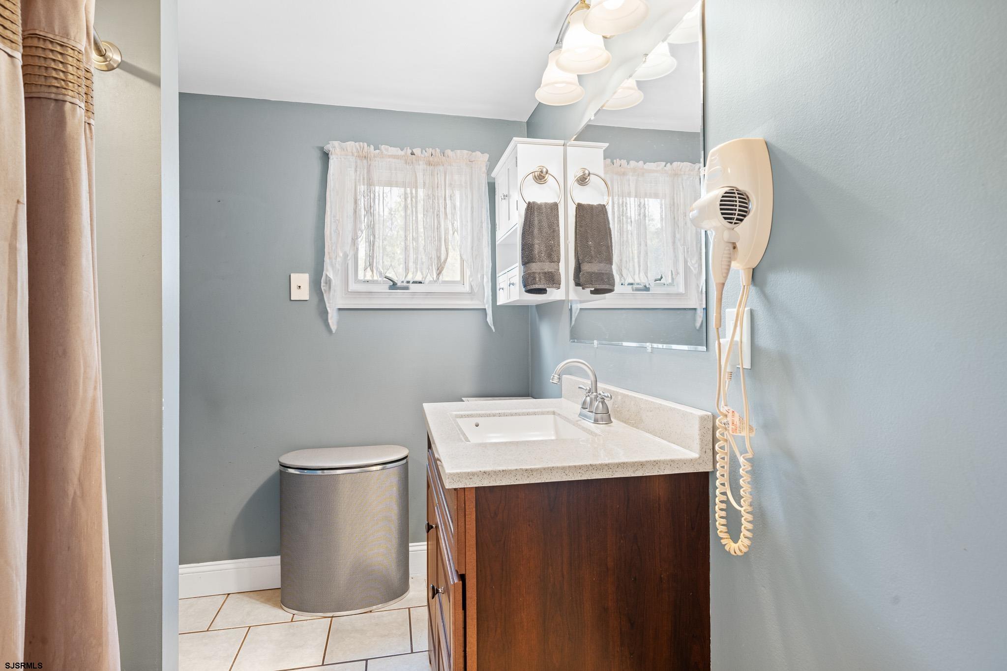 Petersburg, New Jersey 08270, United States, 4 Bedrooms Bedrooms, ,3 BathroomsBathrooms,Residential,Active,215191