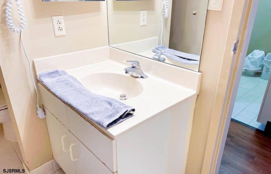 Atlantic City, New Jersey 08401, United States, ,1 BathroomBathrooms,Residential,Pending,18017