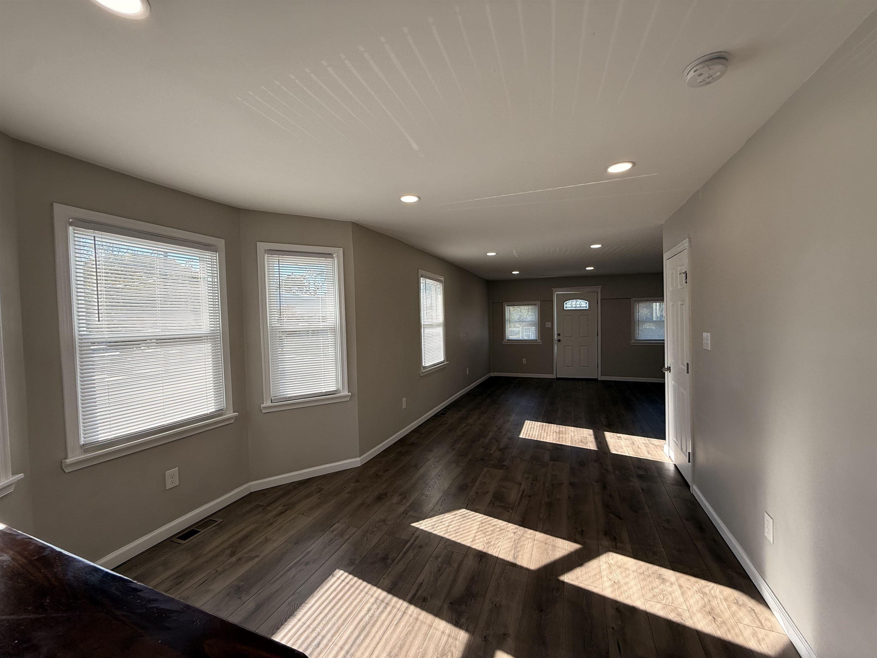 Somers Point, New Jersey 08244, United States, 3 Bedrooms Bedrooms, ,2 BathroomsBathrooms,Residential,Active,230077