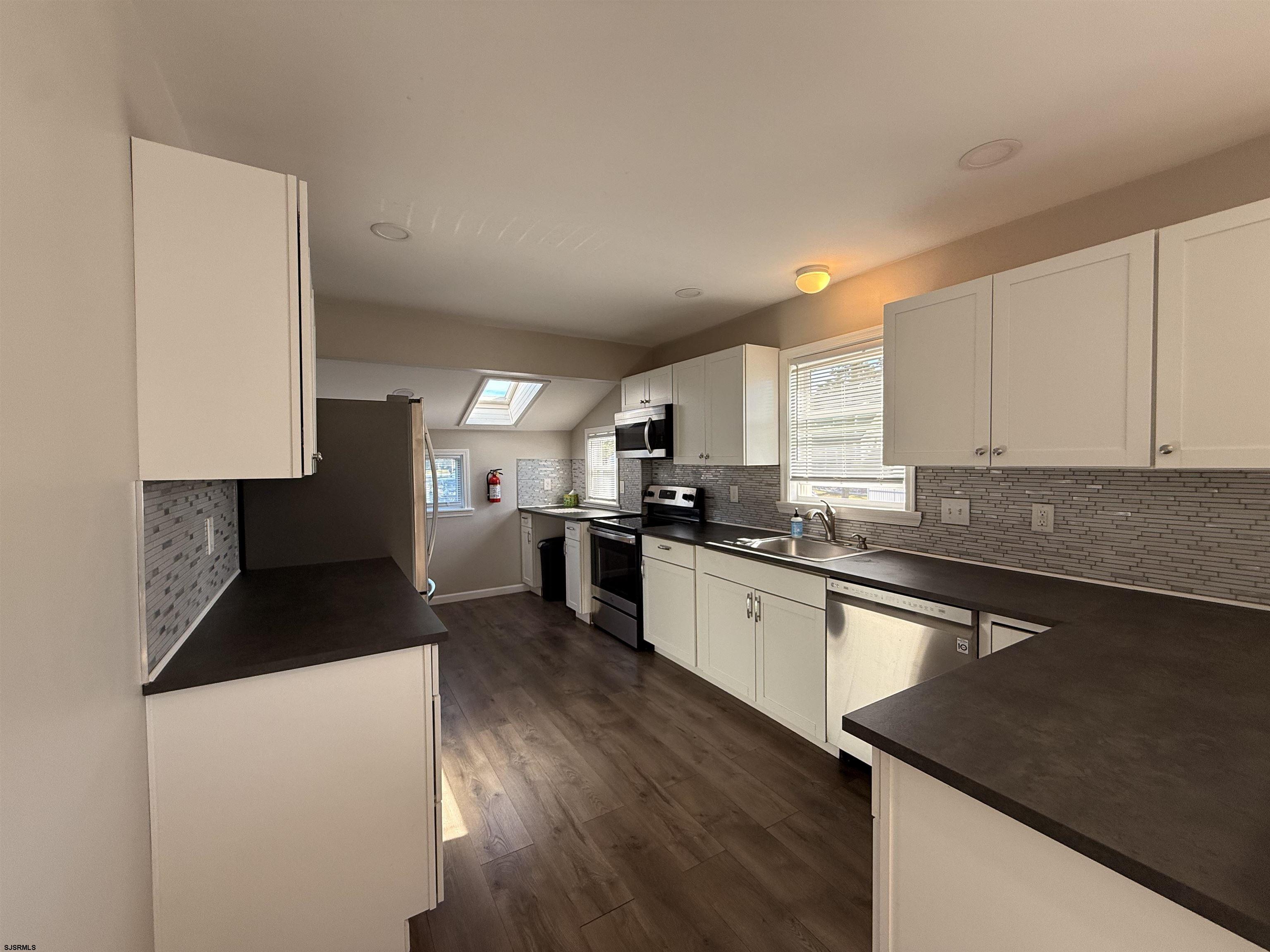 Somers Point, New Jersey 08244, United States, 3 Bedrooms Bedrooms, ,2 BathroomsBathrooms,Residential,Active,230077