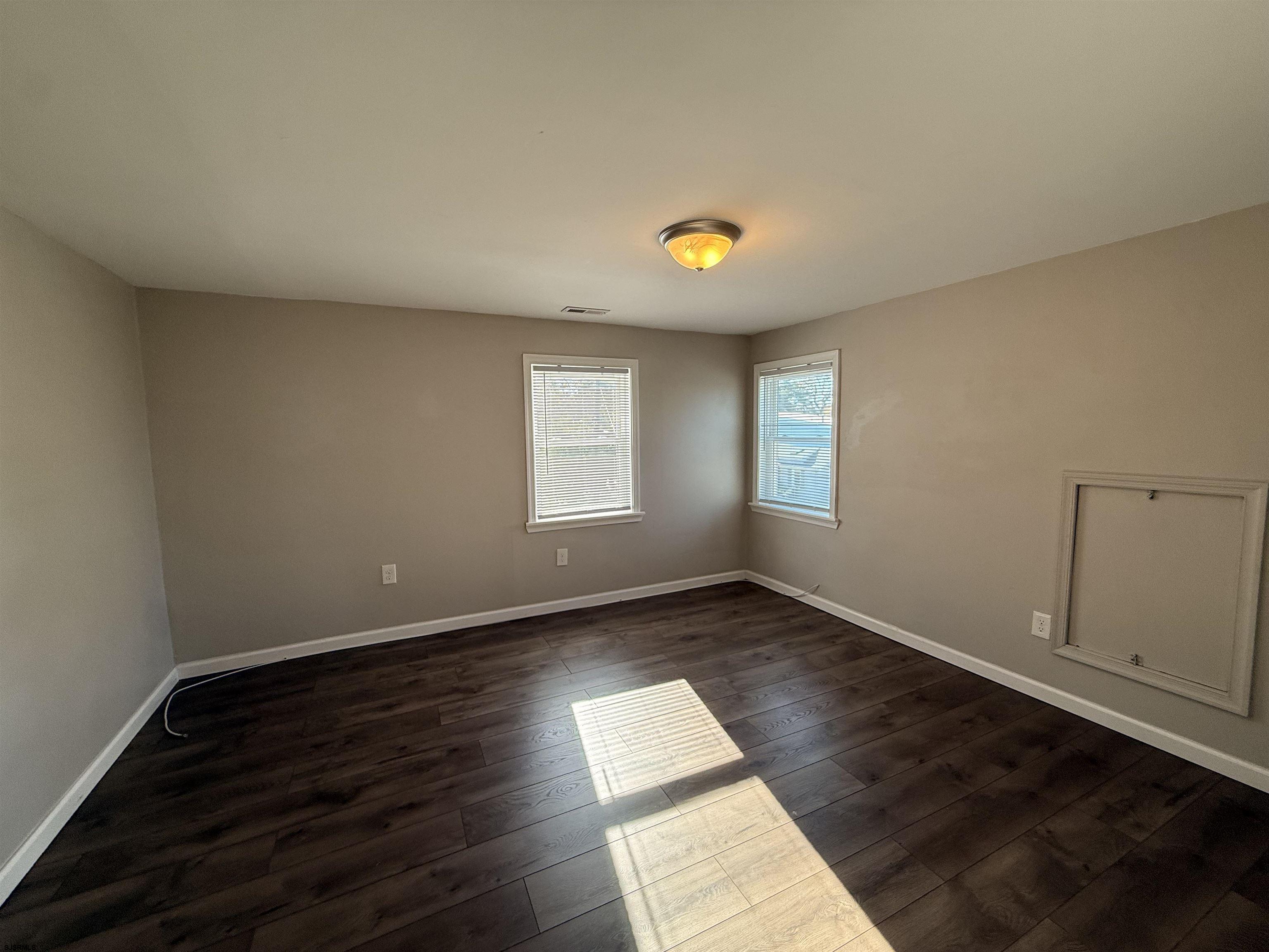 Somers Point, New Jersey 08244, United States, 3 Bedrooms Bedrooms, ,2 BathroomsBathrooms,Residential,Active,230077