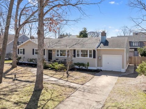 Photo of 604 revere Ave, Linwood, NJ 08221 (MLS # 605998)