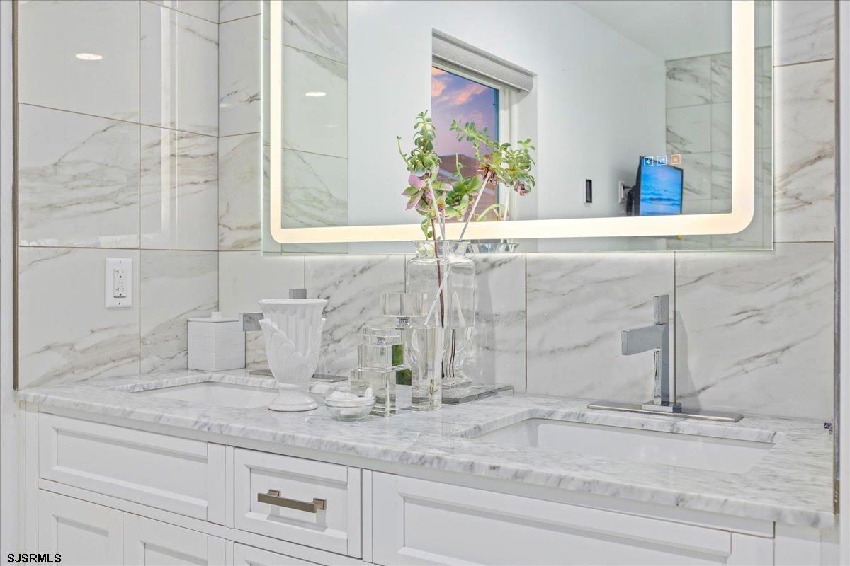 Ventnor, New Jersey 08406, United States, 6 Bedrooms Bedrooms, ,5 BathroomsBathrooms,Residential,Active,41465