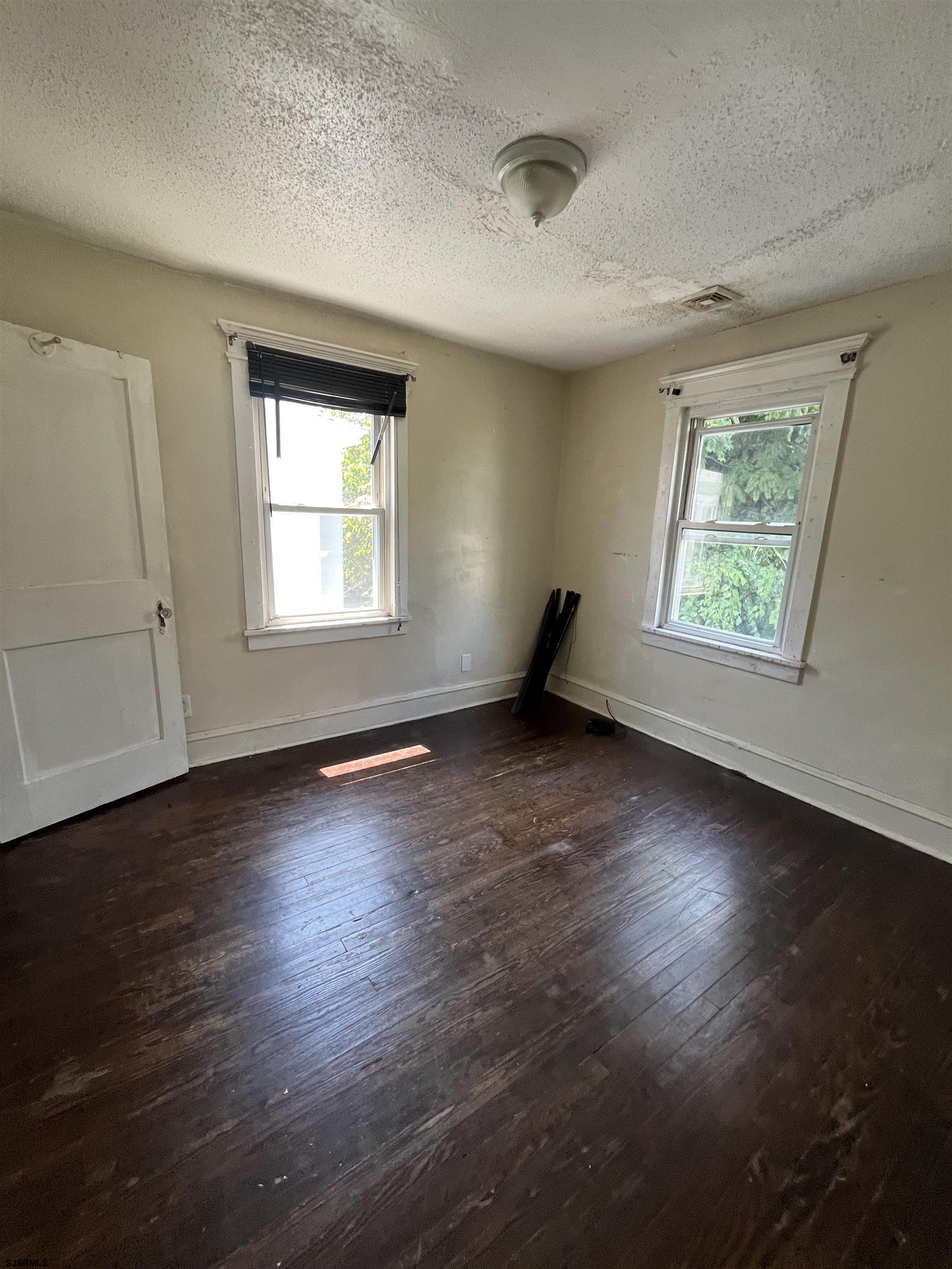 Atlantic City, New Jersey 08401, United States, 3 Bedrooms Bedrooms, ,2 BathroomsBathrooms,Residential,Pending,181147