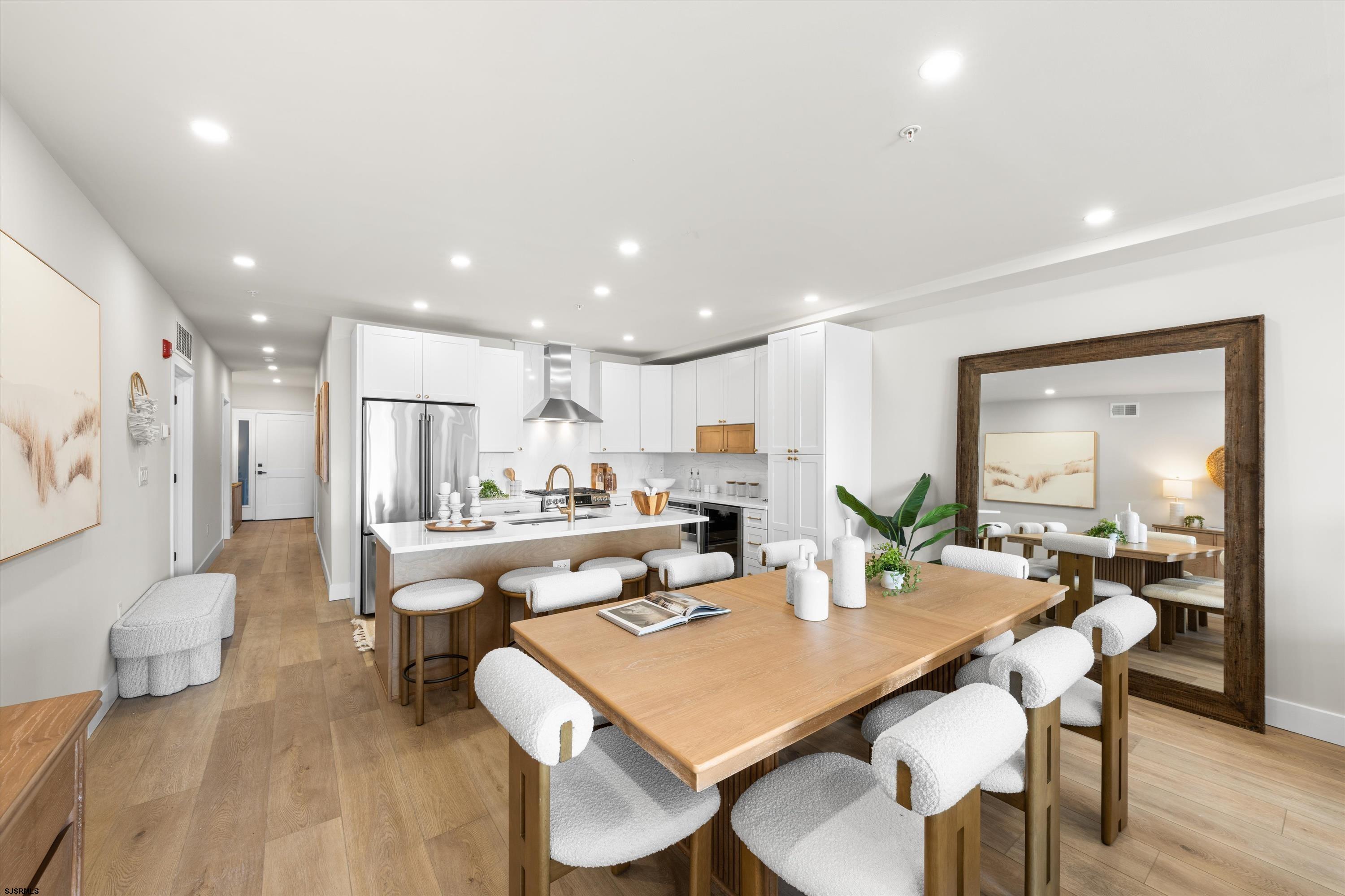 323 E Oak 202