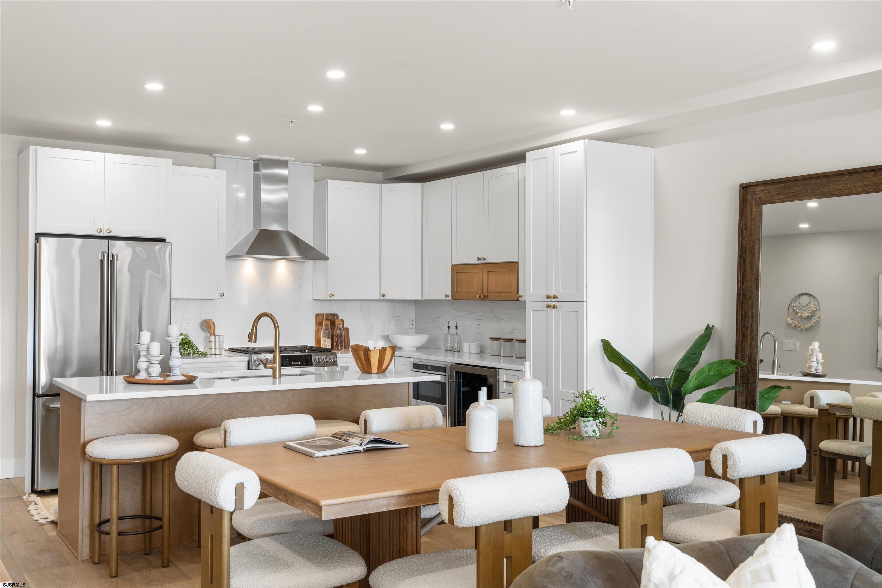 323 E Oak 202