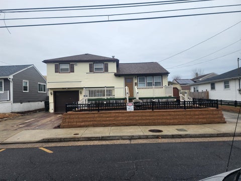 Homes For Sale - 1121 N Michigan Ave<br/> Atlantic City, NJ 08401