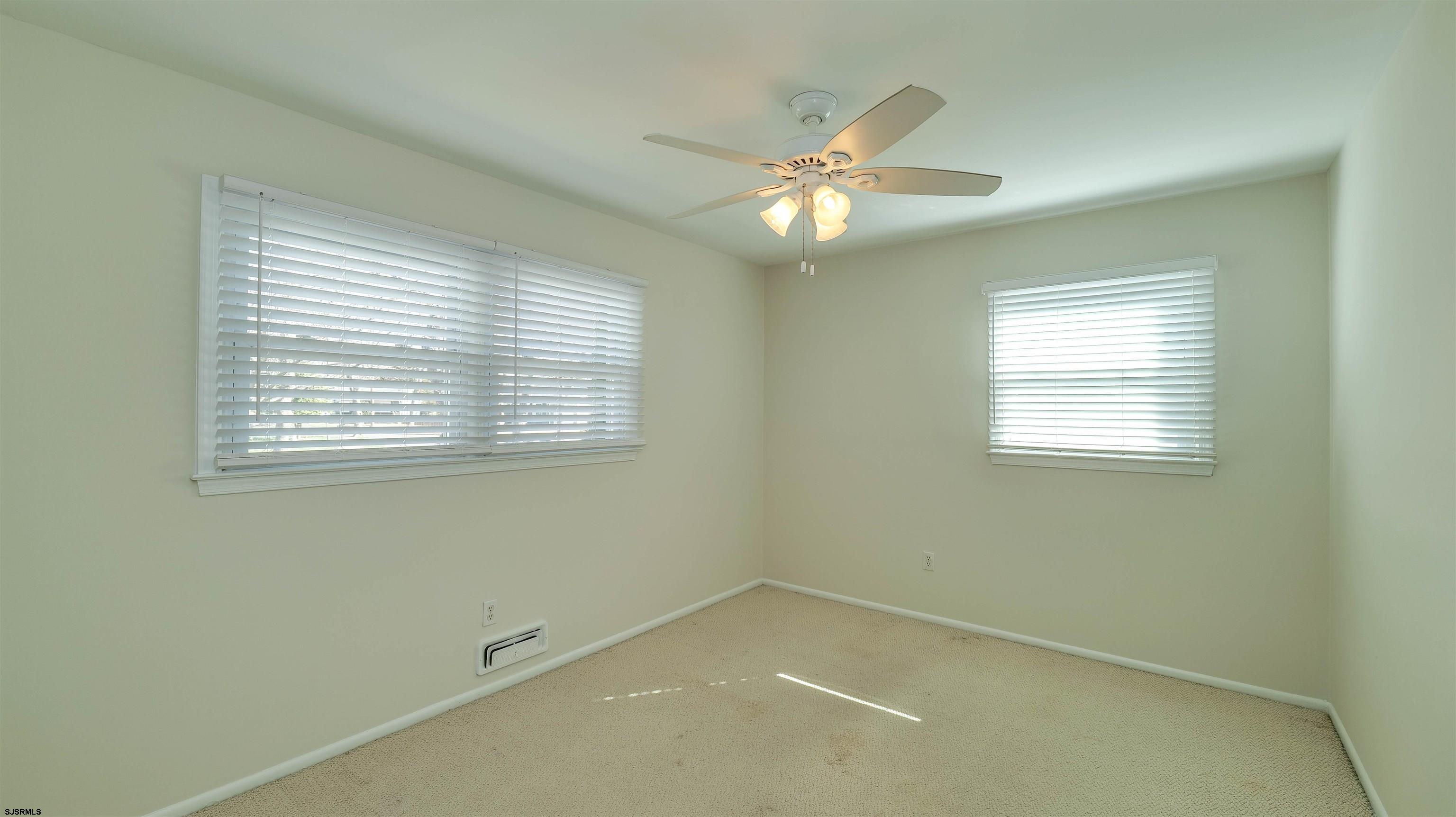 Somers Point, New Jersey 08244, United States, 2 Bedrooms Bedrooms, ,2 BathroomsBathrooms,Residential,Pending,93619