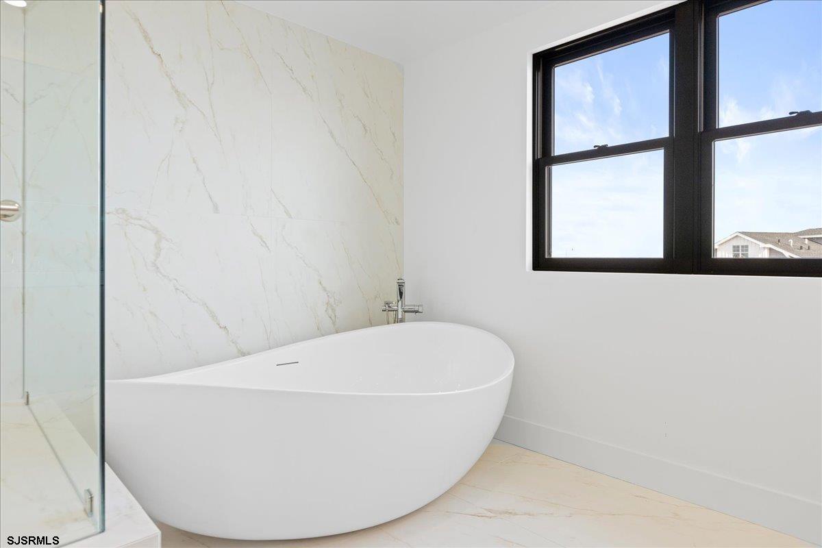 Margate, New Jersey 08402, United States, 6 Bedrooms Bedrooms, ,7 BathroomsBathrooms,Residential,Pending,9310