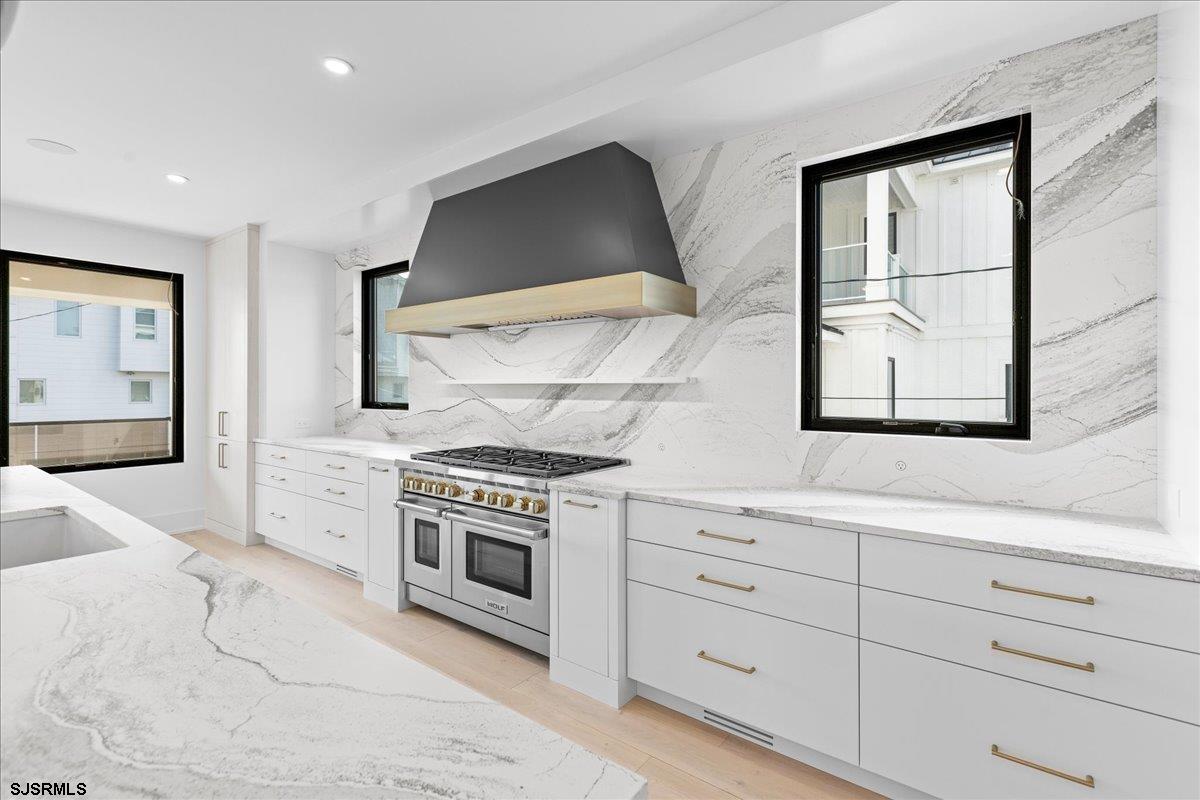 Margate, New Jersey 08402, United States, 6 Bedrooms Bedrooms, ,7 BathroomsBathrooms,Residential,Pending,9310