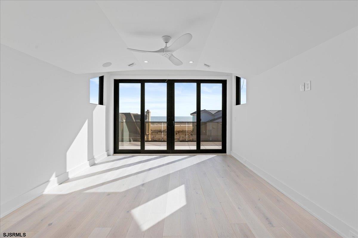 Margate, New Jersey 08402, United States, 6 Bedrooms Bedrooms, ,7 BathroomsBathrooms,Residential,Pending,9310