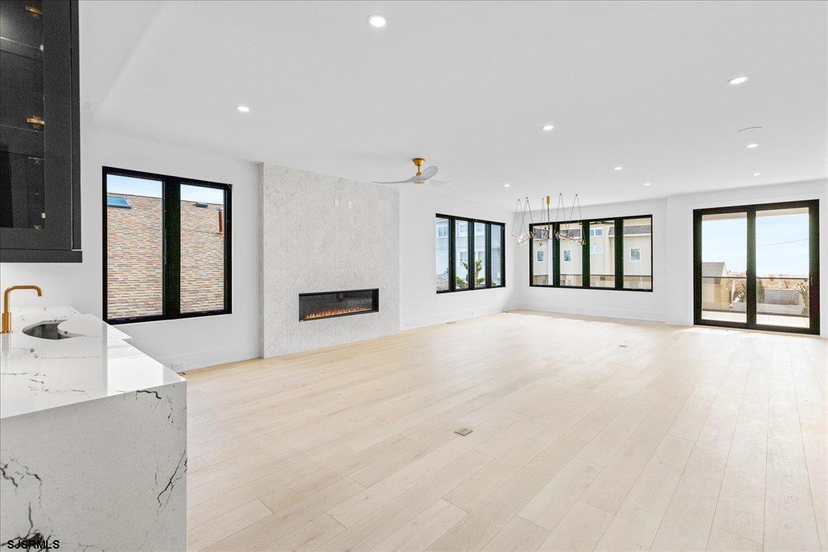 Margate, New Jersey 08402, United States, 6 Bedrooms Bedrooms, ,7 BathroomsBathrooms,Residential,Pending,9310