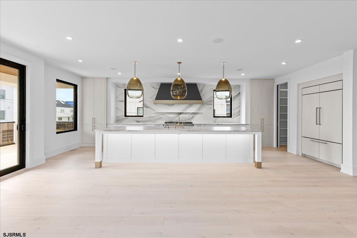 Margate, New Jersey 08402, United States, 6 Bedrooms Bedrooms, ,7 BathroomsBathrooms,Residential,Pending,9310