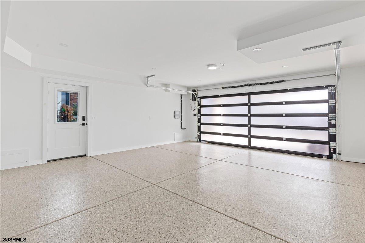 Margate, New Jersey 08402, United States, 6 Bedrooms Bedrooms, ,7 BathroomsBathrooms,Residential,Pending,9310