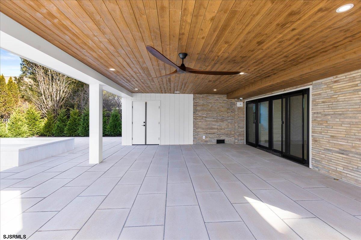 Margate, New Jersey 08402, United States, 6 Bedrooms Bedrooms, ,7 BathroomsBathrooms,Residential,Pending,9310